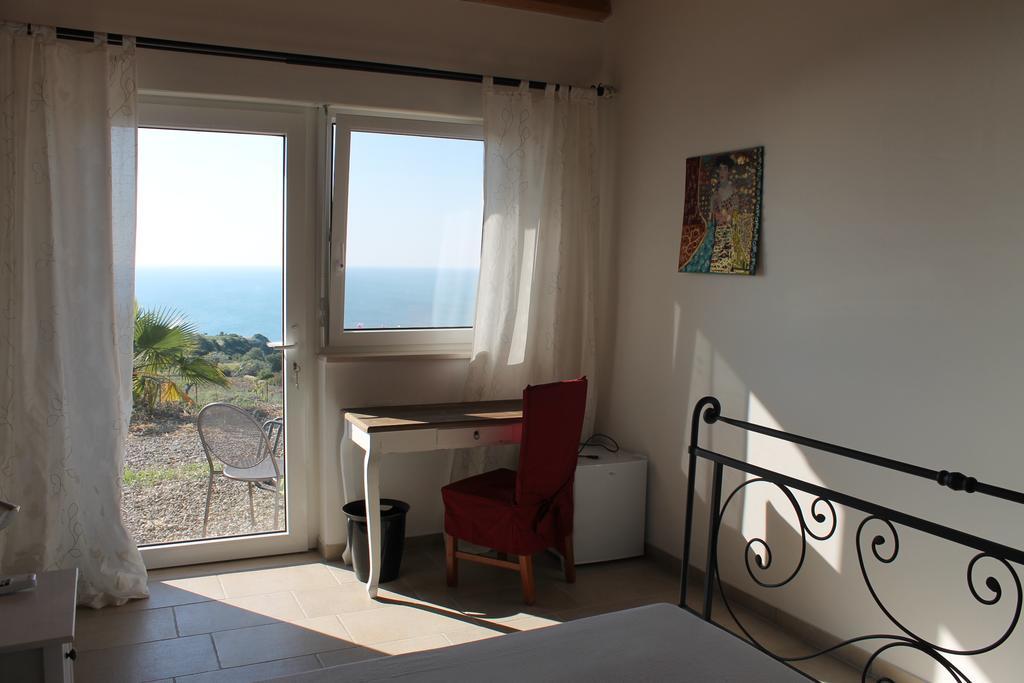 B&B Villa Sveva 로카 임페리알레 외부 사진