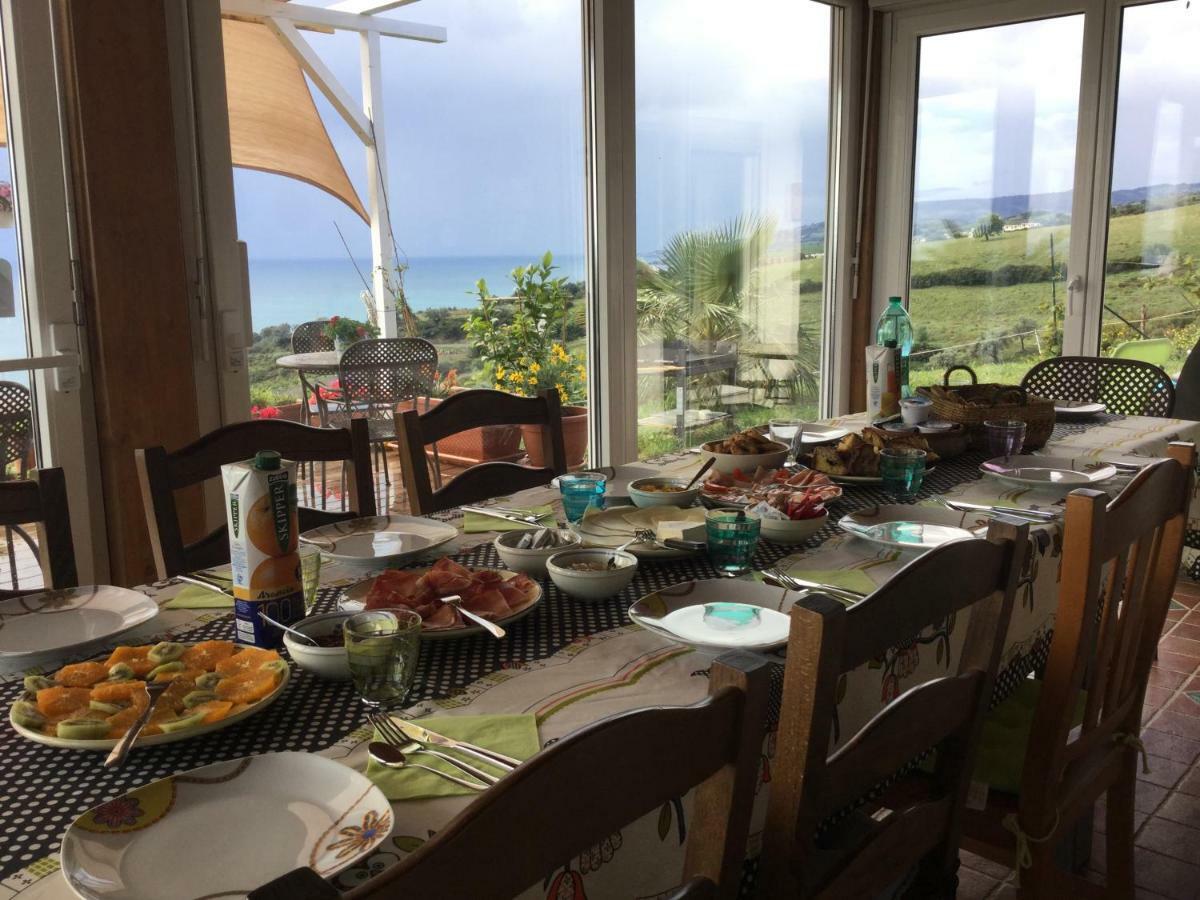 B&B Villa Sveva 로카 임페리알레 외부 사진